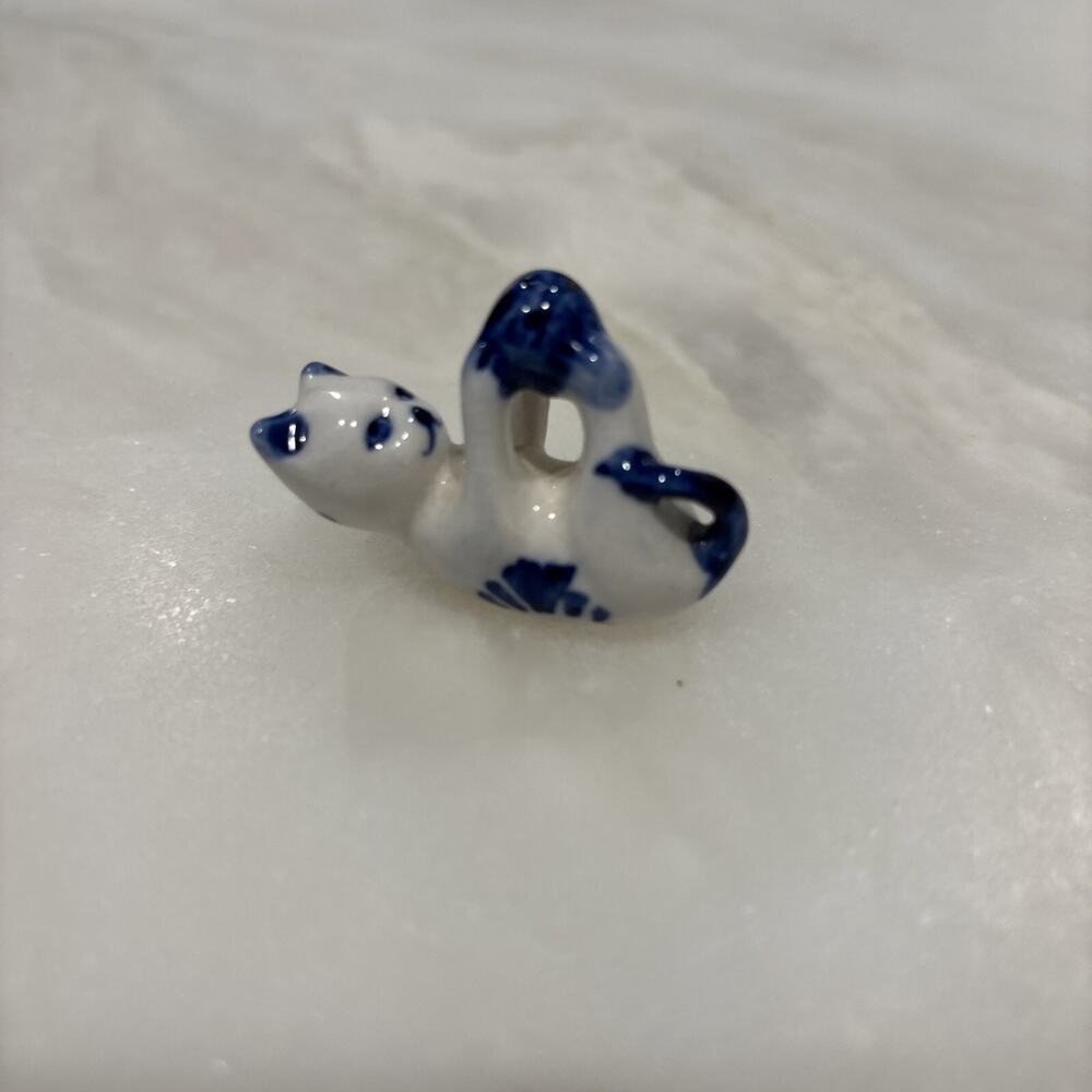 Delft Style Blue White Cat Kitten W/Ball Miniature Porcelain Figurine Unmarked